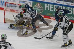 Penny DEL - Eishockey - Saison 2021/22 - ERC Ingolstadt - Krefeld Pinguine - Nikita Quapp Torwart (#31 Krefeld) - Wayne Simpson (#21 ERCI) - Louis-Marc Aubry (#11 ERCI) - Alexander Weiss (#43 Krefeld) -  Foto: Jürgen Meyer
