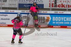 Penny DEL - Eishockey - Saison 2021/22 - ERC Ingolstadt - Nürnberg Ice Tigers - Der 5:0 Führungstreffer durch Louis-Marc Aubry (#11 ERCI) - Mirko Höflin (#10 ERCI) -  - jubel -  Foto: Jürgen Meyer