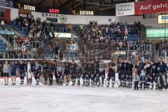 DEL; Playoffs; ERC Ingolstadt - DEG Düsseldorf; Sieg Jubel Freude Halbfinale erreicht, Fan Fankurve Banner Fahnen Spruchband Spieler bedanken sich bei den Fans