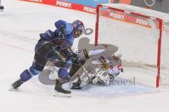 DEL - Eishockey - Saison 2020/21 - ERC Ingolstadt - Krefeld Pinguine - Der 3:2 Führungstreffer durch Frederik Storm (#9 ERCI) - Nikita Quapp Torwart (#3 Krefeld) - jubel - Foto: Jürgen Meyer