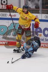 DEL; Playoffs; ERC Ingolstadt - DEG Düsseldorf; Charles Bertrand (33 ERC), Nicolas Geitner (5 DEG)