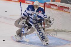 DEL - Eishockey - Saison 2020/21 - ERC Ingolstadt - Krefeld Pinguine - Nicolas Daws Torwart (#35 ERCI) beim warm machen - Foto: Jürgen Meyer