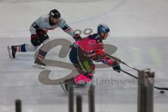 Penny DEL - Eishockey - Saison 2021/22 - ERC Ingolstadt - Nürnberg Ice Tigers - Patrick Reimer (#17 Nürnberg) - Samuel Soramies (#28 ERCI) -  Foto: Jürgen Meyer