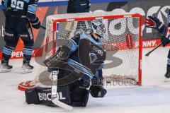 DEL; Playoffs; ERC Ingolstadt - Adler Mannheim; Halbfinale; Puck im Tor, Torwart Kevin Reich (35 - ERC) schaut nach hinten