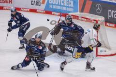 DEL - Eishockey - ERC Ingolstadt - Eisbären Berlin - Torwart Danny Taylor (70 - ERC) Ben Marshall (45 - ERC) Mirko Höfflin (10 - ERC) Jonas Müller (18 - Berlin)