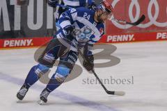 DEL - Eishockey - Saison 2020/21 - ERC Ingolstadt - EHC Red Bull München - Brandon Defazio (#24 ERCI) beim warm machen - Foto: Jürgen Meyer