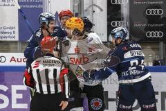 Im Bild: Louis-Marc Aubry (#11 ERCI) Jan Urbas (Bremerhaven) Brandon Defazio (#24 ERCI)

