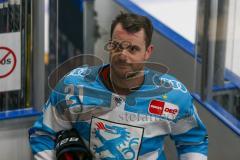 Penny DEL - Eishockey - Saison 2021/22 - ERC Ingolstadt - Krefeld Pinguine - Wayne Simpson (#21 ERCI) nach dem  warm machen -  Foto: Jürgen Meyer