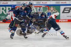 Penny DEL - Eishockey - Saison 2021/22 - ERC Ingolstadt - Adler Mannheim -  Kevin Reich Torwart (#35 ERCI) - Colton Jobke (#7 ERCI) - Lean Bergmann (#19 Mannheim) - Foto: Meyer Jürgen
