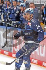 Penny DEL - Eishockey - Saison 2021/22 - ERC Ingolstadt - Grizzlys Wolfsburg - Brandon Defazio (#24 ERCI) mit dem 2:3 Anschlusstreffer - jubel -  Foto: Jürgen Meyer