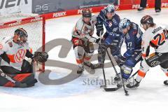 Penny DEL - Eishockey - Saison 2021/22 - ERC Ingolstadt - Grizzlys Wolfsburg - Chet Pickard Torwart (#34 Wolfsburg) - Garrett Festerling (#4 Wolfsburg) - Daniel Pietta (#86 ERCI) - Chris Bourque (#77 ERCI) - Janik Möser (#24 Wolfsburg) -  Foto: Jürgen Mey