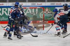 Penny DEL - Eishockey - Saison 2021/22 - ERC Ingolstadt - Adler Mannheim -  Kevin Reich Torwart (#35 ERCI) - Colton Jobke (#7 ERCI) - Mathew Bodie (#22 ERCI) -  Lean Bergmann (#19 Mannheim) - Foto: Meyer Jürgen