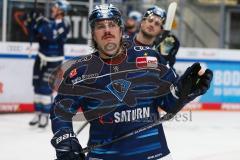 Penny DEL - Eishockey - Saison 2021/22 - ERC Ingolstadt - Krefeld Pinguine - Chris Bourque (#77 ERCI) - nach dem Spiel -  Foto: Jürgen Meyer