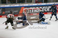 Penny DEL - Eishockey - Saison 2021/22 - ERC Ingolstadt - Kölner Haie - Der 1:2 Führungstreffer durch Marcel Barinka (#71 Köln) - Karri Rämö Torwart (#31 ERCI) - David Warsofsky (#55 ERCI) -  Foto: Stefan Bösl