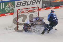 DEL - Eishockey - Saison 2020/21 - ERC Ingolstadt - EHC Red Bull München - Wayne Simpson (#21 ERCI) verschiesst seinen Penalty - Danny aus den Birken Torwart (#33 München) - Foto: Jürgen Meyer