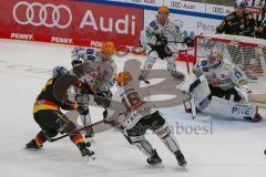 Penny DEL - Eishockey - Saison 2021/22 - ERC Ingolstadt - Fishtown Pinguin Bremerhaven - B.Maxwell Torwart Bremerhafen - Chris Bourque (#77 ERCI) -  Foto: Jürgen Meyer