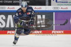 Penny DEL - Eishockey - Saison 2021/22 - ERC Ingolstadt - Krefeld Pinguine - Tim McGauley (#23 ERCI) -  Foto: Jürgen Meyer