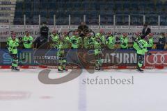 DEL - Eishockey - Saison 2020/21 - ERC Ingolstadt - Nürnberg Ice Tigers  - Der 3:0 Treffer durch Samuel Soramies (#28 ERCI) - jubel -  Abklatschen an der Bande - Foto: Jürgen Meyer