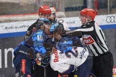 DEL; Playoffs; ERC Ingolstadt - EHC Redbull München; Street Kampf Alberts Smits (23 RBM)  Krauß Philipp (8 ERC) Krauß Johannes (16 ERC)