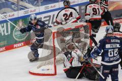 DEL - ERC Ingolstadt - Kölner Haie - Tor Jubel Treffer 2:0, Torwart Fabijan Buntic (24, FCI) Torwart Justin Pogge (Nr.49 - Kölner Haie) Daniel Pietta (86 - ERC)