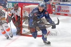 Penny DEL - Eishockey - Saison 2021/22 - ERC Ingolstadt - Grizzlys Wolfsburg - Jerome Flaake (#90 ERCI) - Chet Pickard Torwart (#34 Wolfsburg) -  Foto: Jürgen Meyer