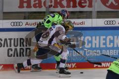 DEL - Eishockey - Saison 2020/21 - ERC Ingolstadt - Eisbären Berlin - Frederik Storm (#9 ERCI) - Kris Foucault (#98 Berlin) - Foto: Jürgen Meyer