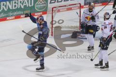 DEL - Eishockey - Saison 2020/21 - ERC Ingolstadt - EHC Red Bull München - Der 2:2 Ausgleichstreffer durch Mathew Bodie (#22 ERCI) - Danny aus den Birken Torwart (#33 München) - Frederik Storm (#9 ERCI) - jubel - Foto: Jürgen Meyer