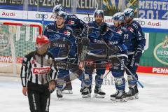 Penny DEL - Eishockey - Saison 2021/22 - ERC Ingolstadt - Kölner Haie - Der 2:3 Anschlusstreffer durch Louis-Marc Aubry (#11 ERCI) - Wayne Simpson (#21 ERCI) - Chris Bourque (#77 ERCI) - Frederik Storm (#9 ERCI) - -  jubel - Foto: Stefan Bösl