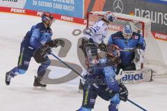 DEL - Eishockey - Saison 2020/21 - ERC Ingolstadt - Schwenninger Wild Wings - Der 1:3 Anschlusstreffer durch Tyson Spink (#96 Schwenningen) - Michael Garteig Torwart (#34 ERCI) - Troy Bourke (#70 Schwenningen) - Colton Jobke (#7 ERCI) - Fabio Wagner (#5 E