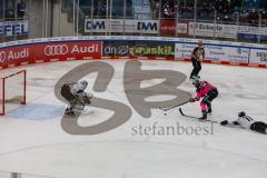 Penny DEL - Eishockey - Saison 2021/22 - ERC Ingolstadt - Nürnberg Ice Tigers - Der 4:0 Führungstreffer durch Frederik Storm (#9 ERCI) - Niklas Treutle Torwart (#31 Nürnberg) - jubel - Chris Brown (#11 Nürnberg) -  Foto: Jürgen Meyer