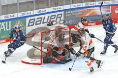 Penny DEL - Eishockey - Saison 2021/22 - ERC Ingolstadt - Grizzlys Wolfsburg - David Warsofsky (#55 ERCI) - Chet Pickard Torwart (#34 Wolfsburg) - Jordan Murray (#8 Wolfsburg) -  Foto: Jürgen Meyer