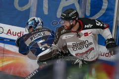 Penny DEL - Eishockey - Saison 2021/22 - ERC Ingolstadt - Kölner Haie - Quinton Howden (#51 Köln) - Fabio Wagner (#5 ERCI) -  Foto: Stefan Bösl