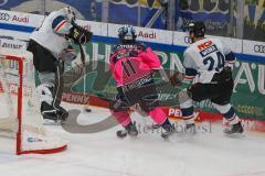 Penny DEL - Eishockey - Saison 2021/22 - ERC Ingolstadt - Nürnberg Ice Tigers - #nm31# - Louis-Marc Aubry (#11 ERCI) - Marcus Weber (#24 Nürnberg) -  Foto: Jürgen Meyer