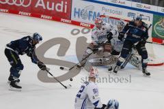Penny DEL - Eishockey - Saison 2021/22 - ERC Ingolstadt - Schwenninger Wild Wings - Joacim Eriksson Torwart (#60 Schwenningen) - Frederik Storm (#9 ERCI) - Louis-Marc Aubry (#11 ERCI) -  Foto: Jürgen Meyer