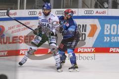 DEL - Eishockey - Saison 2020/21 - ERC Ingolstadt - Augsburger Panther - Petrus Palmu (#52 ERCI) - Brady Lamb (#2 Augsburg) -  Foto: Jürgen Meyer