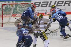 DEL - Eishockey - Saison 2020/21 - ERC Ingolstadt - Krefeld Pinguine - Wayne Simpson (#21 ERCI) - Nikita Quapp Torwart (#3 Krefeld) - Daniel Pietta (#86 ERCI) - Foto: Jürgen Meyer