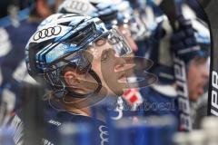 Penny DEL - Pre-Playoff - Spiel 2 - Eishockey - Saison 2021/22 - ERC Ingolstadt - Kölner Haie - Emil Quaas (#20 ERCI) - auf der Spielerbank -  Foto: Jürgen Meyer