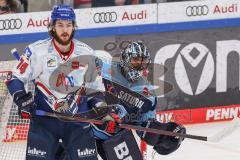 DEL; Playoffs; ERC Ingolstadt - Adler Mannheim; Halbfinale; Ryan MacInnis (Nr.74 - Adler) versperrt Sicht von Torwart Kevin Reich (35 - ERC)