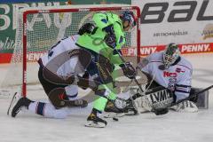 DEL - Eishockey - Saison 2020/21 - ERC Ingolstadt - Nürnberg Ice Tigers - Daniel Pietta (#86 ERCI) - Ilya Sharipov Torwart (43 Nürnberg) - Foto: Jürgen Meyer