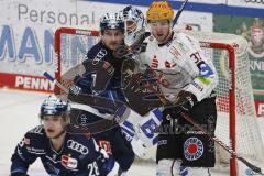 Im Bild: Colton Jobke (#7 ERCI) Markus Vikingstad (Bremerhaven) Kevin Reich Torwart (#35 ERCI)

