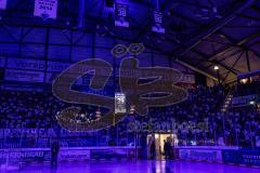 DEL; ERC Ingolstadt - Dresdner Eislöwen; Ehrung Thomas Greilinger (39 ERC) mit seinen Söhnen. Die Trikotnummer 39 wird für immer unter das Dach der Saturn Arena gehängt und nicht mehr vergeben