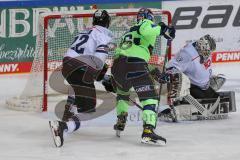 DEL - Eishockey - Saison 2020/21 - ERC Ingolstadt - Nürnberg Ice Tigers - Daniel Pietta (#86 ERCI) - Ilya Sharipov Torwart (43 Nürnberg) - Foto: Jürgen Meyer