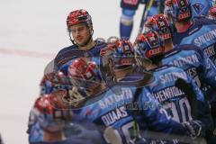 DEL - Eishockey - Saison 2020/21 - ERC Ingolstadt - Augsburger Panther - Der 1:0 Führungstreffer durch Tim Wohlgemuth (#33 ERCI) - Wayne Simpson (#21 ERCI) abklatschen an der Bande -  - jubel - Foto: Jürgen Meyer