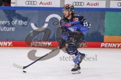 DEL; ERC Ingolstadt - Eisbären Berlin; Leon Hüttl (Nr.25 - ERC)