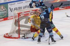 DEL; Playoffs; ERC Ingolstadt - DEG Düsseldorf; Tor Jubel Treffer Frederik Storm (9 - ERC) Torwart Henrik Haukeland (Nr.40 - DEG)