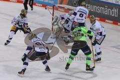 DEL - Eishockey - Saison 2020/21 - ERC Ingolstadt - Eisbären Berlin - Daniel Pietta (#86 ERCI) - Mathias Niederberger Torwart (#35 Berlin) - Nino Kinder (#8 Berlin) - Kris Foucault (#98 Berlin) - Foto: Jürgen Meyer