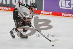 Penny DEL - Eishockey - Saison 2021/22 - ERC Ingolstadt - Kölner Haie - Pascal Zerressen (#27 Köln) -  Foto: Stefan Bösl