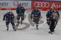 Penny DEL - Pre-Playoff - Spiel 2 - Eishockey - Saison 2021/22 - ERC Ingolstadt - Kölner Haie - Der 2:0 Führungsteffer durch Brandon Defazio (#24 ERCI) - Daniel Pietta (#86 ERCI) - jubel -  Chris Bourque (#77 ERCI) - Foto: Jürgen Meyer