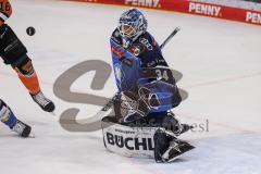 DEL; ERC Ingolstadt - Grizzlys Wolfburg; Puck Torwart Michael Garteig (Nr.34 - ERC)