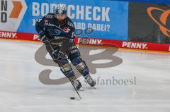 Penny DEL - Eishockey - Saison 2021/22 - ERC Ingolstadt - Krefeld Pinguine - Brandon Defazio (#24 ERCI) -  Foto: Jürgen Meyer